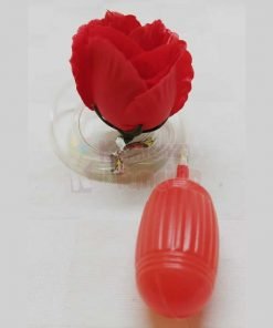 Rosa que avienta Agua