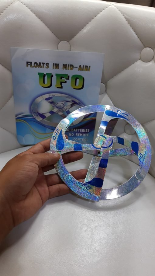 UFO Mágico - Efecto de Levitación Increíble 🎩🛸✨ - Imagen 3